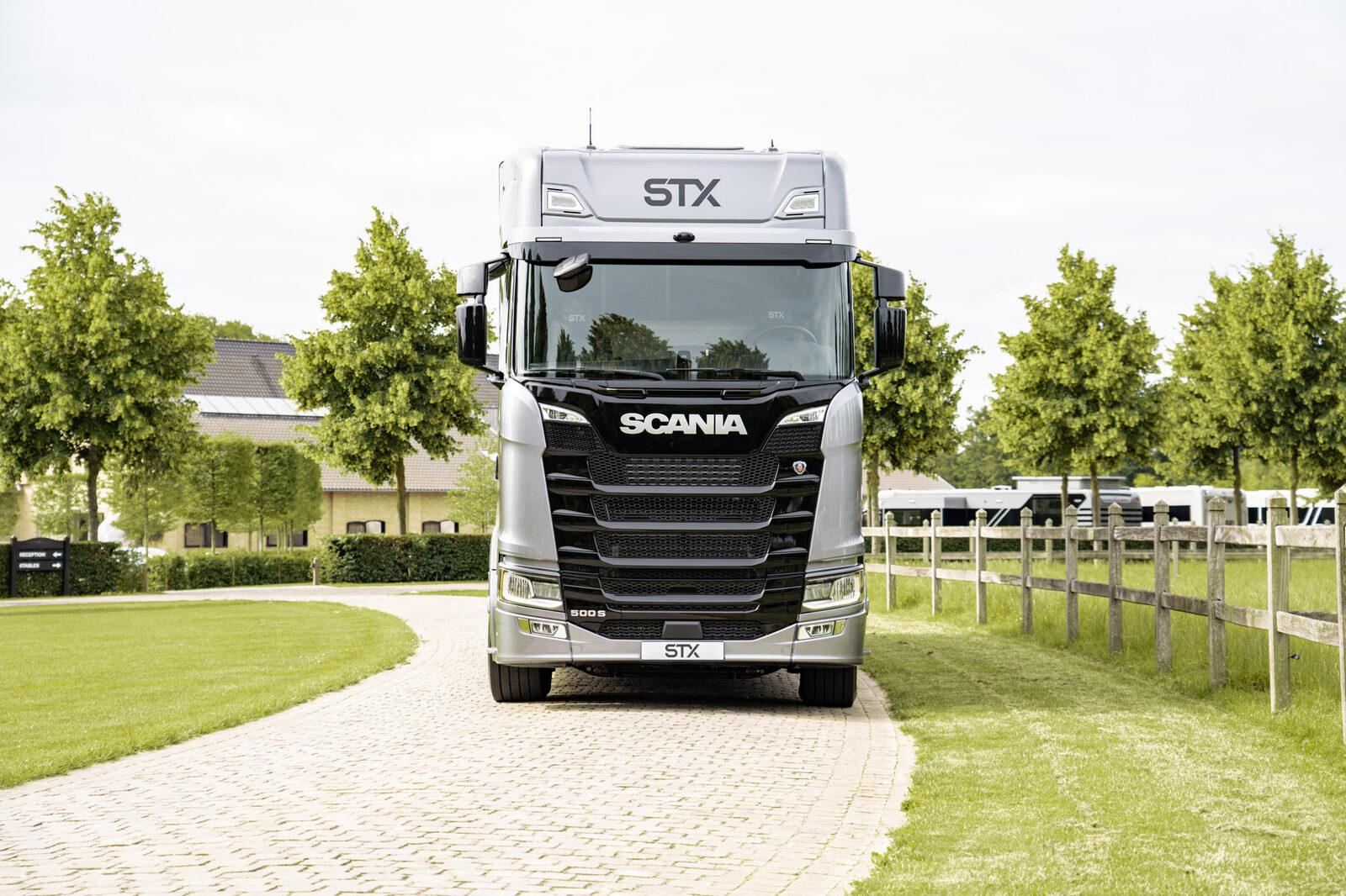 Escape 3, STX motorhome on Scania S500, view 1