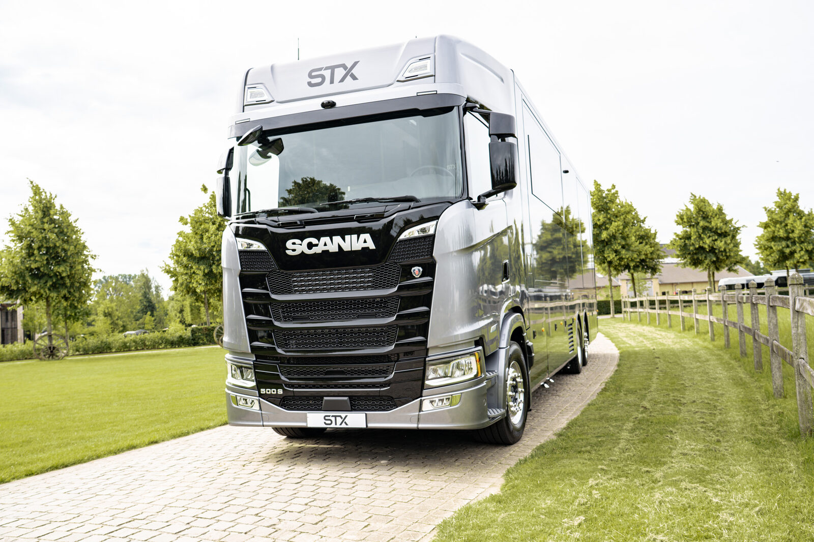 Escape 3, STX motorhome on Scania S500, view 2
