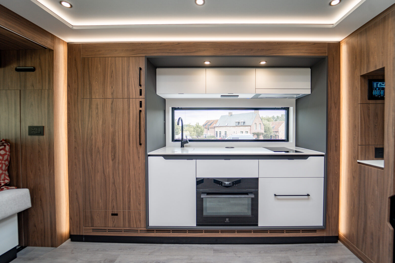 Escape 3, STX motorhome on Scania S500, view 10